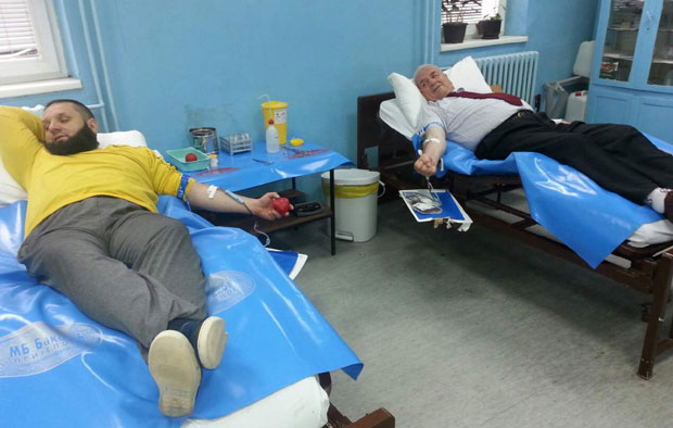 СЈЕНИЧАНИН СПАСАО МНОГОБРОЈНЕ ЖИВОТЕ: Хасиб крв дао 140 пута!